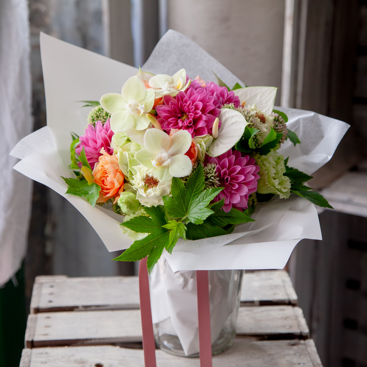 敬老の日　花ギフト　淡い色の花束